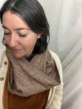 Load image into Gallery viewer, Brown knit Cowl
